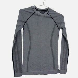 FIGS Salta seamless under scrub in black and white stripes, size XS